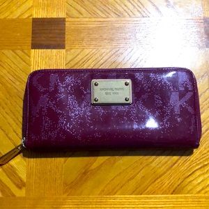 MICHAEL KORS BERRY LONG WALLET